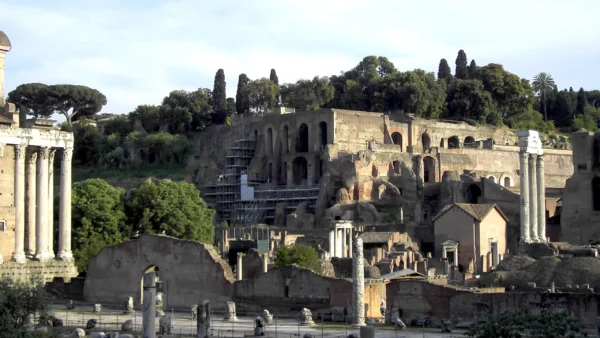 Colosseum, Roman Forum, and Palatine Hill | Fast-Track | Self-Tour - Image 7